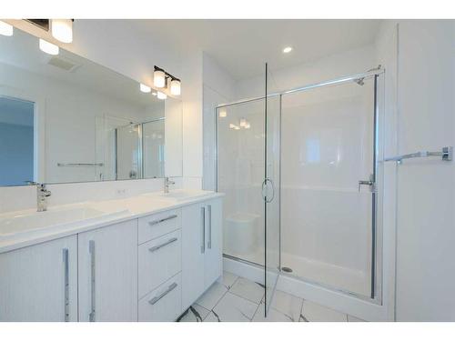 54 Dawson Drive, Chestermere, AB - Indoor Photo Showing Bathroom