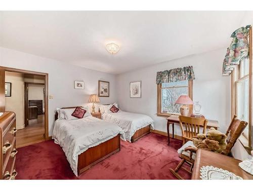 3205 4 Street Sw, Calgary, AB - Indoor Photo Showing Bedroom