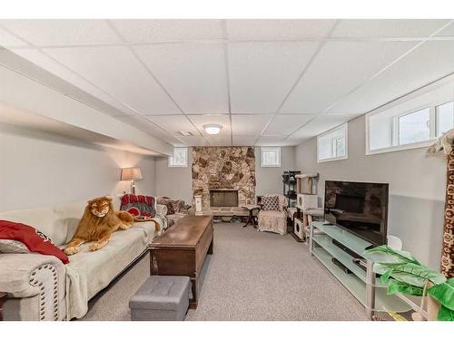 3205 4 Street Sw, Calgary, AB - Indoor With Fireplace