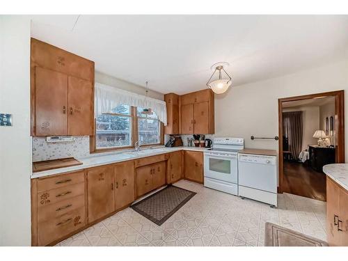 3205 4 Street Sw, Calgary, AB - Indoor Photo Showing Kitchen