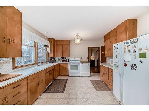 3205 4 Street Sw, Calgary, AB - Indoor Photo Showing Kitchen