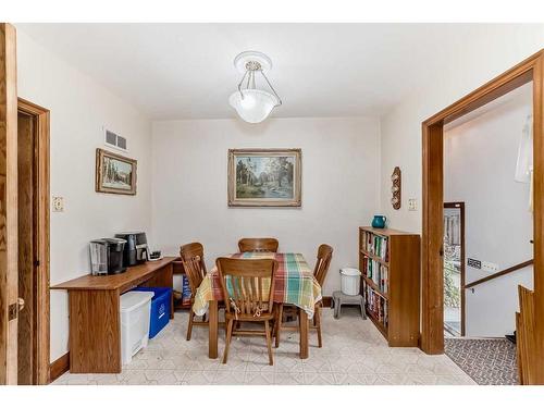 3205 4 Street Sw, Calgary, AB - Indoor Photo Showing Dining Room