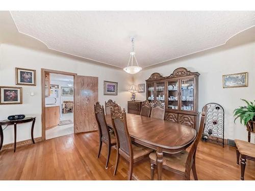 3205 4 Street Sw, Calgary, AB - Indoor Photo Showing Dining Room