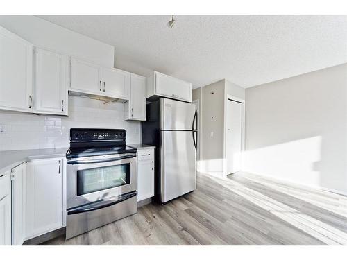 188 Silvergrove Way Nw, Calgary, AB - Indoor Photo Showing Kitchen