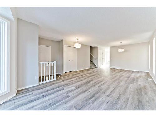 188 Silvergrove Way Nw, Calgary, AB - Indoor