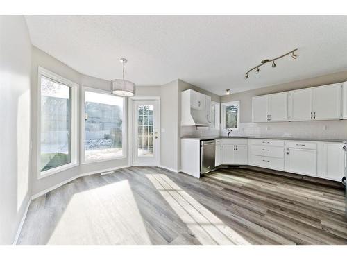 188 Silvergrove Way Nw, Calgary, AB - Indoor Photo Showing Kitchen