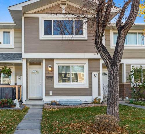 417 Georgian Villas Ne, Calgary, AB - Outdoor With Facade