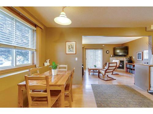 151 Somervale Park Sw, Calgary, AB - Indoor Photo Showing Dining Room