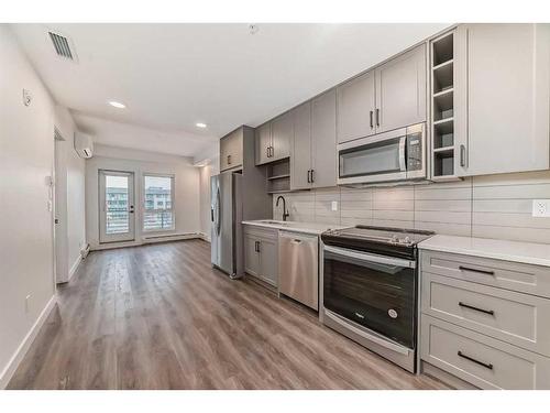 3211-350 Livingston Common Ne, Calgary, AB - Indoor Photo Showing Kitchen With Upgraded Kitchen