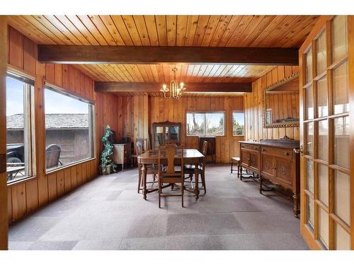 320027 160 Avenue West, Rural Foothills County, AB - Indoor Photo Showing Dining Room