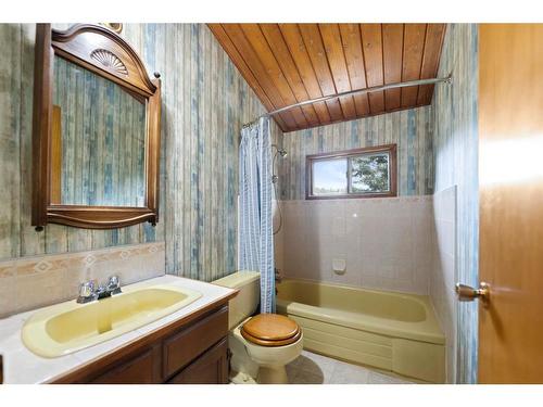 320027 160 Avenue West, Rural Foothills County, AB - Indoor Photo Showing Bathroom