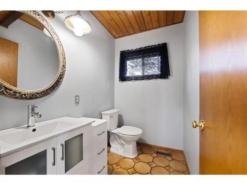 320027 160 Avenue West, Rural Foothills County, AB - Indoor Photo Showing Bathroom