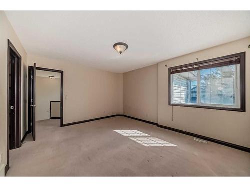 16 Kincora Hill Nw, Calgary, AB - Indoor Photo Showing Other Room