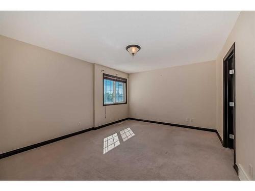 16 Kincora Hill Nw, Calgary, AB - Indoor Photo Showing Other Room