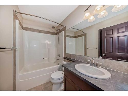 16 Kincora Hill Nw, Calgary, AB - Indoor Photo Showing Bathroom