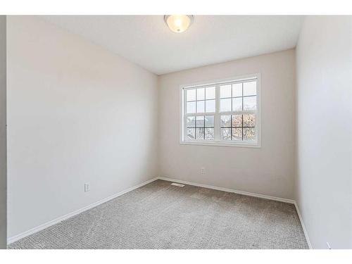 139 Prestwick Crescent Se, Calgary, AB - Indoor Photo Showing Other Room