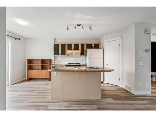 139 Prestwick Crescent Se, Calgary, AB - Indoor Photo Showing Kitchen With Double Sink