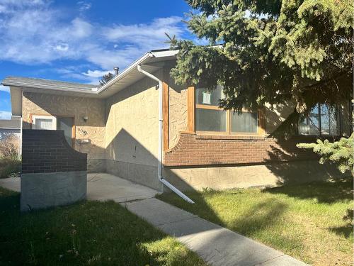 903 B Queensland Drive Se, Calgary, AB - Outdoor