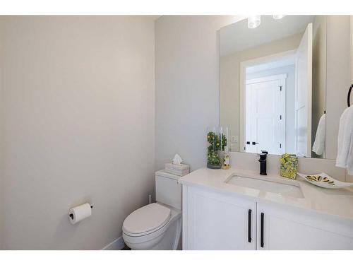 54-130 Discovery Drive Sw, Calgary, AB - Indoor Photo Showing Bathroom