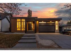 2712 Lougheed Drive SW Calgary, AB T3E 5T6