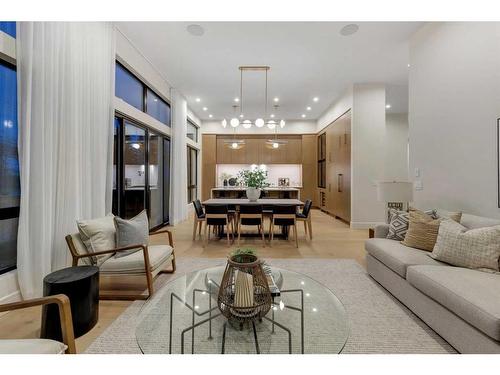 2712 Lougheed Drive Sw, Calgary, AB - Indoor Photo Showing Living Room