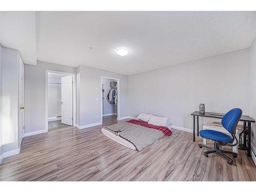 1304-8810 Royal Birch Boulevard Nw, Calgary, AB - Indoor Photo Showing Other Room