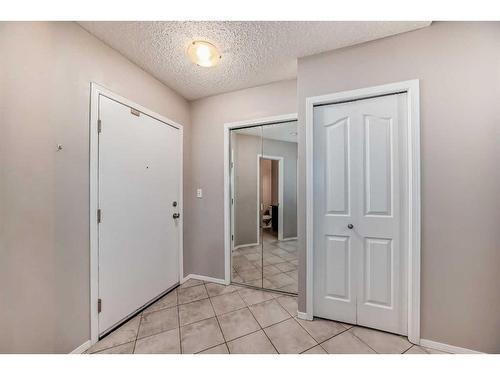 515-1053 10 Street Sw, Calgary, AB - Indoor Photo Showing Other Room