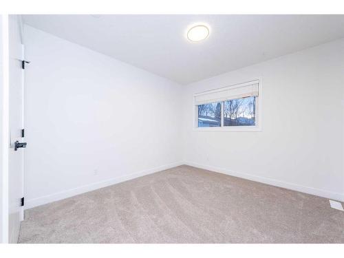 19-11407 Braniff Road Sw, Calgary, AB - Indoor Photo Showing Other Room