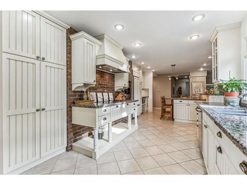 811 Lake Placid Drive Se, Calgary, AB - Indoor Photo Showing Kitchen