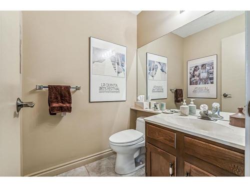 811 Lake Placid Drive Se, Calgary, AB - Indoor Photo Showing Bathroom