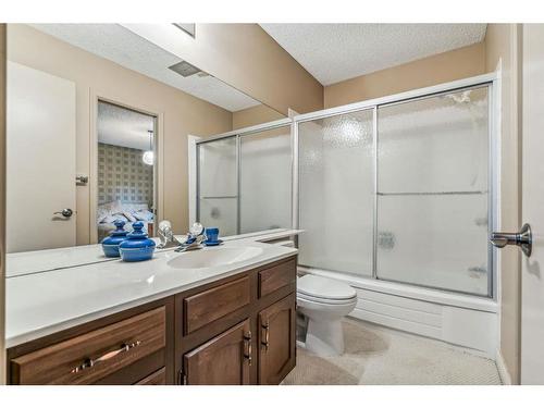 811 Lake Placid Drive Se, Calgary, AB - Indoor Photo Showing Bathroom