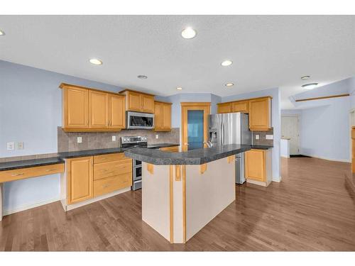 1113 Kincora Drive Nw, Calgary, AB - Indoor Photo Showing Kitchen