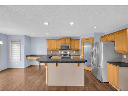 1113 Kincora Drive Nw, Calgary, AB - Indoor Photo Showing Kitchen