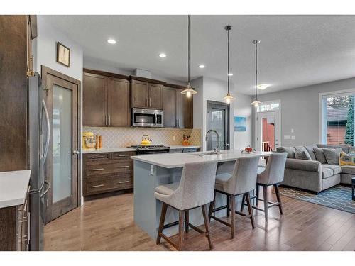 826 20 Avenue Nw, Calgary, AB - Indoor Photo Showing Kitchen With Stainless Steel Kitchen With Upgraded Kitchen