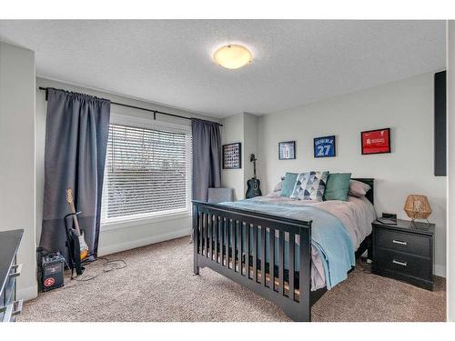 826 20 Avenue Nw, Calgary, AB - Indoor Photo Showing Bedroom