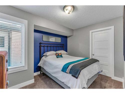 826 20 Avenue Nw, Calgary, AB - Indoor Photo Showing Bedroom