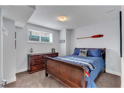 826 20 Avenue Nw, Calgary, AB - Indoor Photo Showing Bedroom