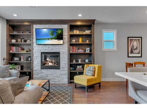 826 20 Avenue Nw, Calgary, AB - Indoor With Fireplace