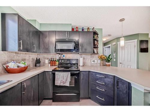 79 Auburn Meadows Gardens Se, Calgary, AB - Indoor Photo Showing Kitchen