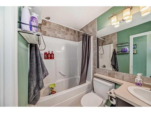 79 Auburn Meadows Gardens Se, Calgary, AB - Indoor Photo Showing Bathroom