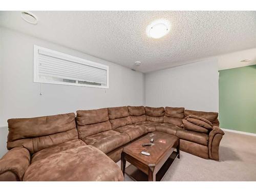 79 Auburn Meadows Gardens Se, Calgary, AB - Indoor Photo Showing Living Room