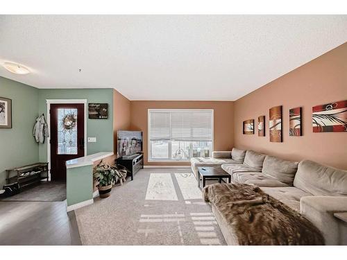 79 Auburn Meadows Gardens Se, Calgary, AB - Indoor Photo Showing Living Room