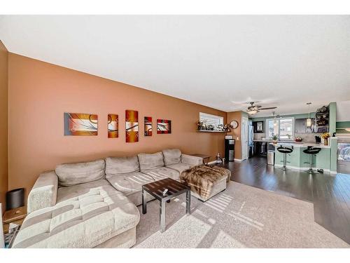 79 Auburn Meadows Gardens Se, Calgary, AB - Indoor Photo Showing Living Room