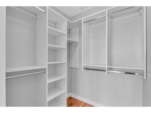 803-1110 3 Avenue Nw, Calgary, AB - Indoor With Storage