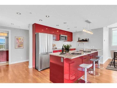 803-1110 3 Avenue Nw, Calgary, AB - Indoor Photo Showing Kitchen