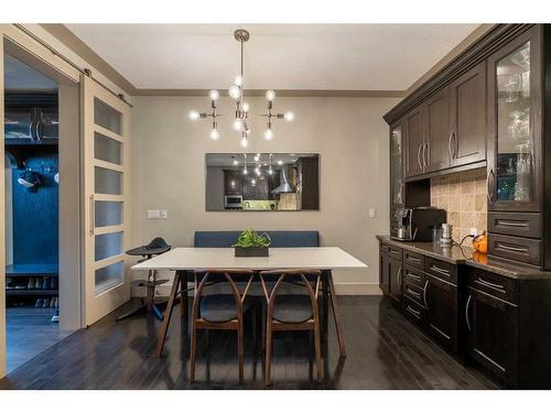 223 4 Avenue Ne, Calgary, AB - Indoor Photo Showing Dining Room