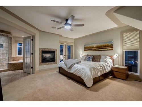 223 4 Avenue Ne, Calgary, AB - Indoor Photo Showing Bedroom