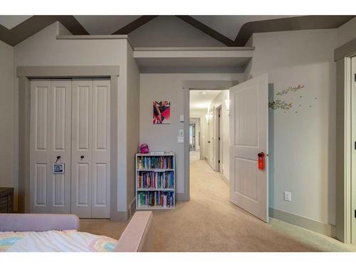 223 4 Avenue Ne, Calgary, AB - Indoor Photo Showing Bedroom