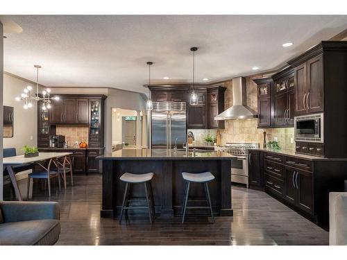 223 4 Avenue Ne, Calgary, AB - Indoor Photo Showing Kitchen With Upgraded Kitchen