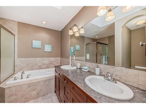 11 Crestridge Way Sw, Calgary, AB - Indoor Photo Showing Bathroom